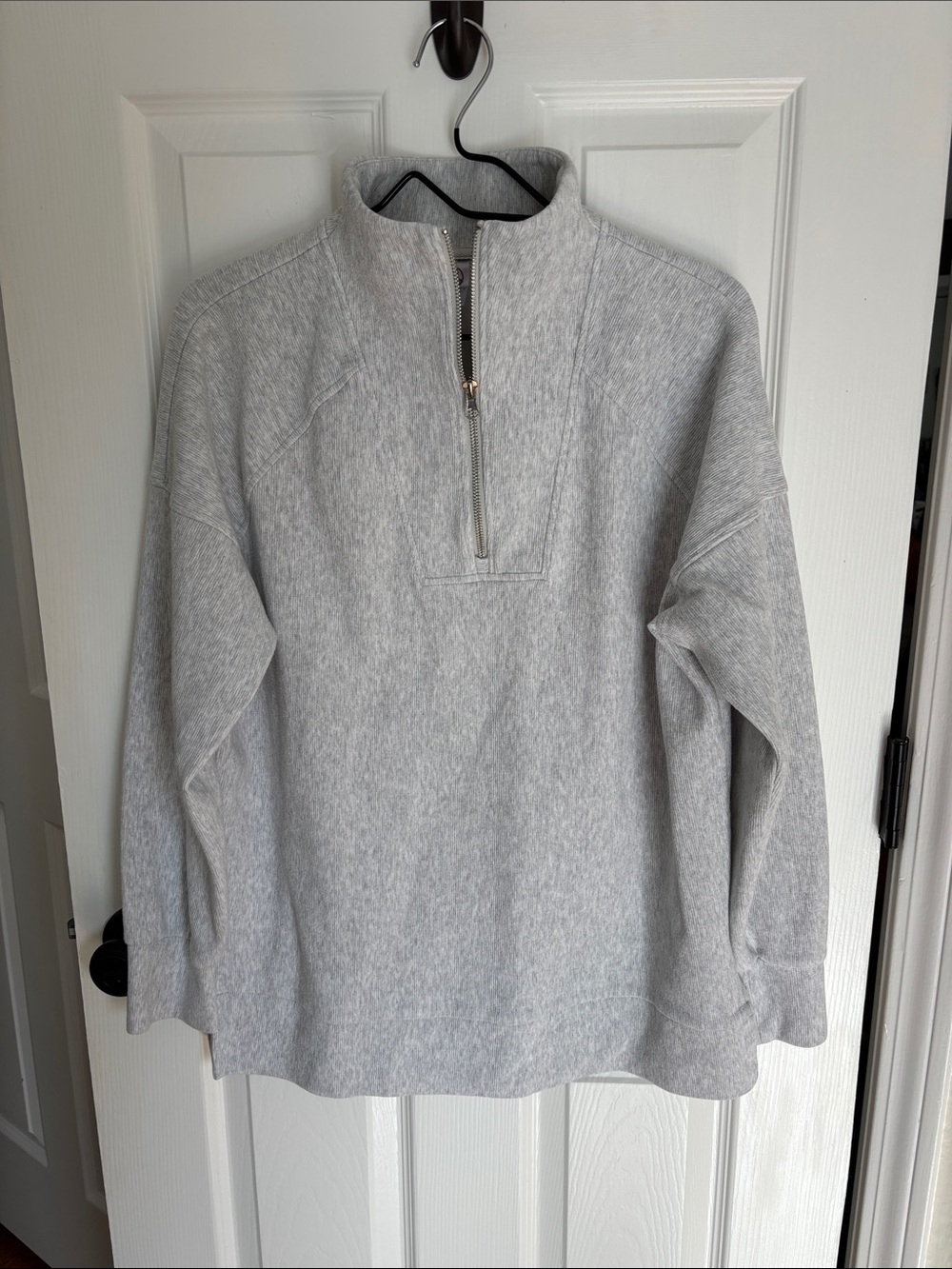 Te Verde Women's Light Gray Quarter-Zip Sweater